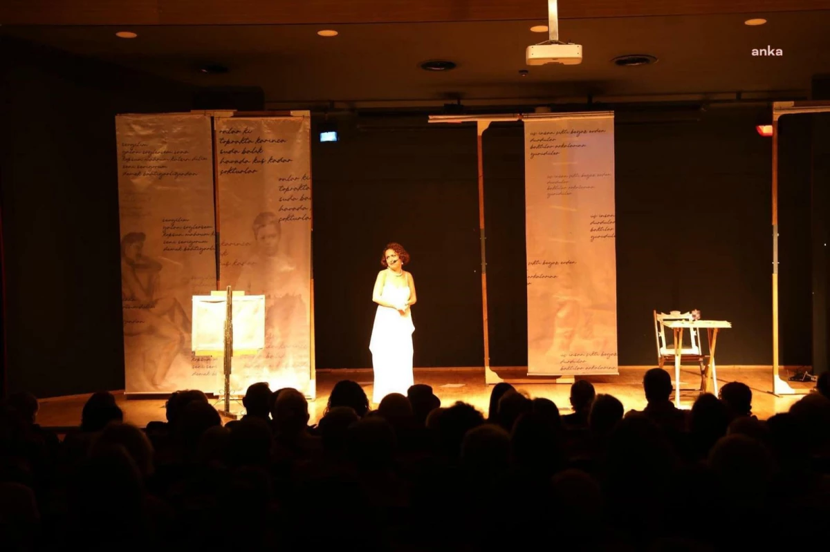 Didim Belediyesi, Nazım Hikmet\'in annesinin yaşam öyküsünü anlatan tiyatro oyununu sahneledi