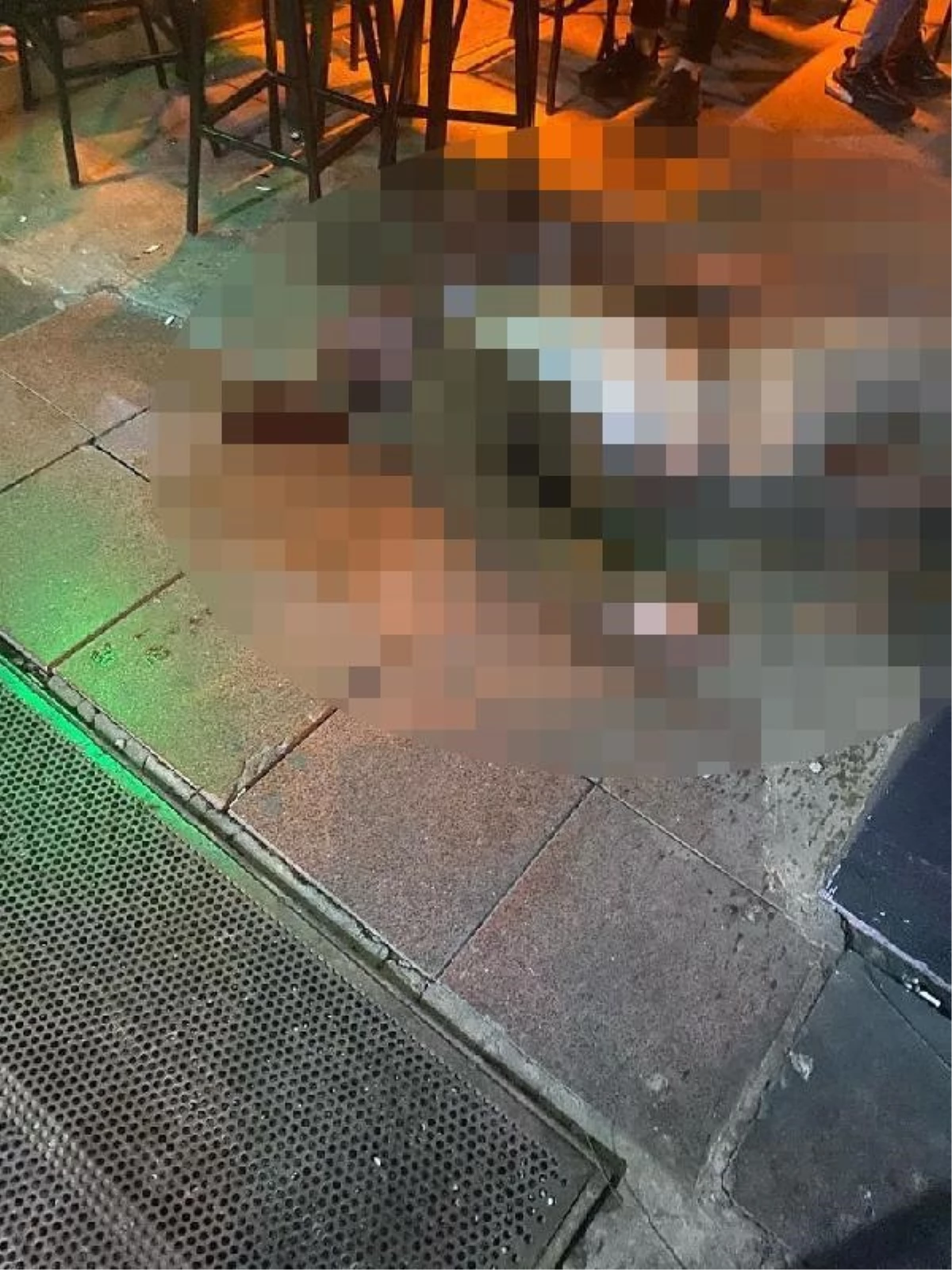 Bornova\'da gece kulübü önünde silahlı saldırı: 1 ölü
