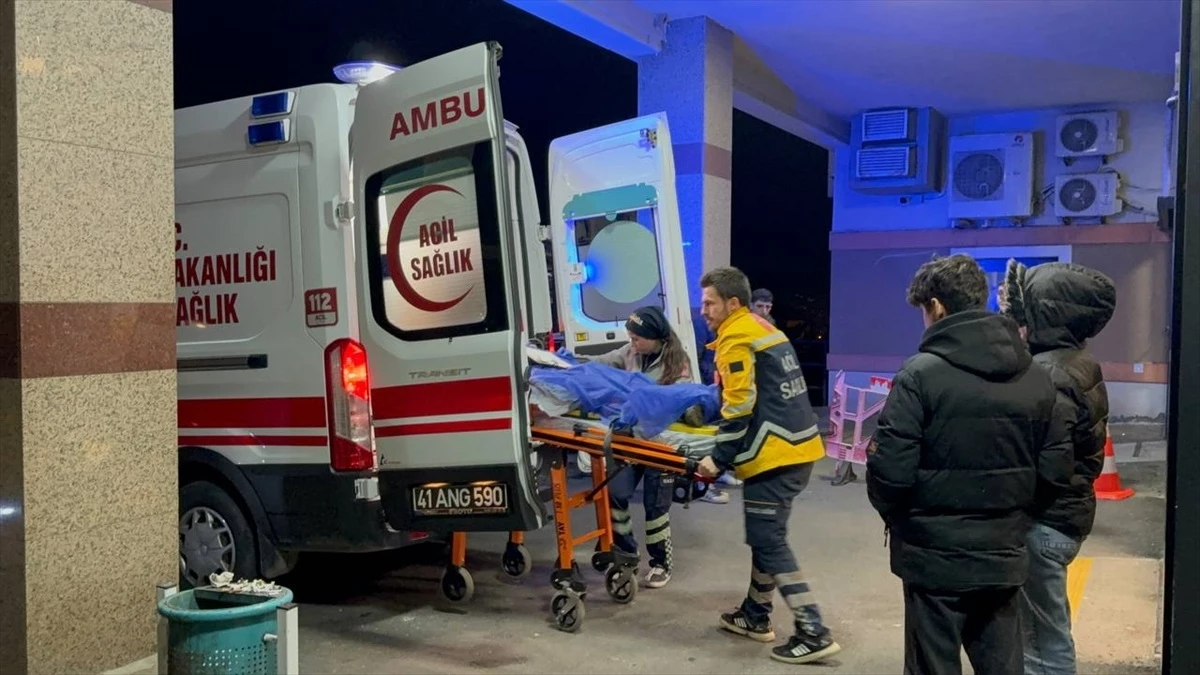 İzmit\'te İstinat Duvarından Düşen Çocuk Yaralandı