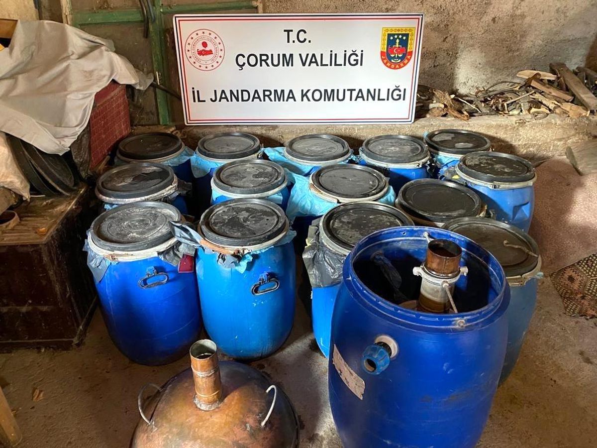 Çorum\'da 900 litre kaçak içki ele geçirildi