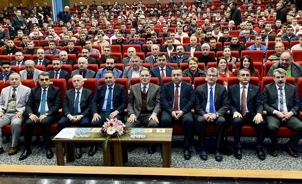 Kamu Başdenetçisi Şeref Malkoç, Kırşehir\'de vatandaşlarla buluştu