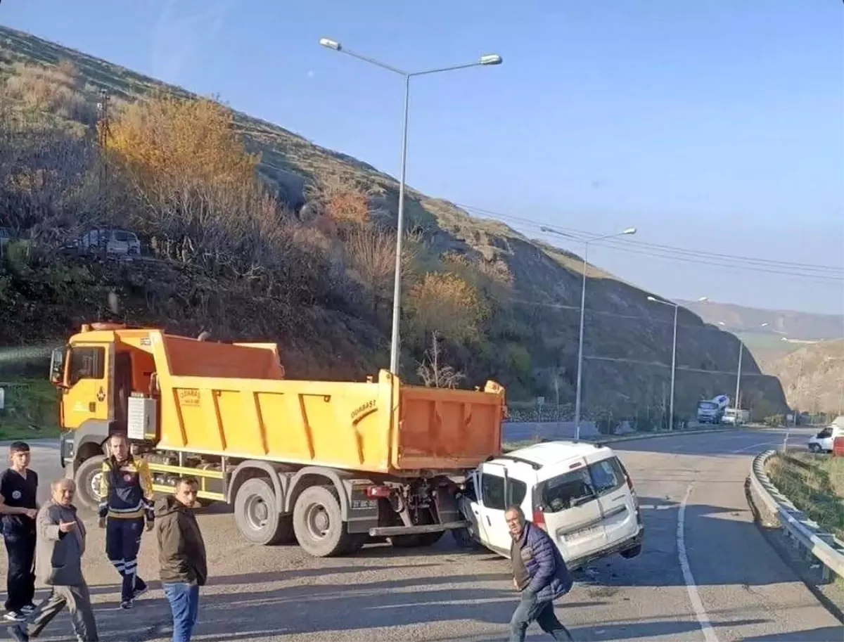 Siirt-Kezer yolunda kaza: 1 kişi ağır yaralandı