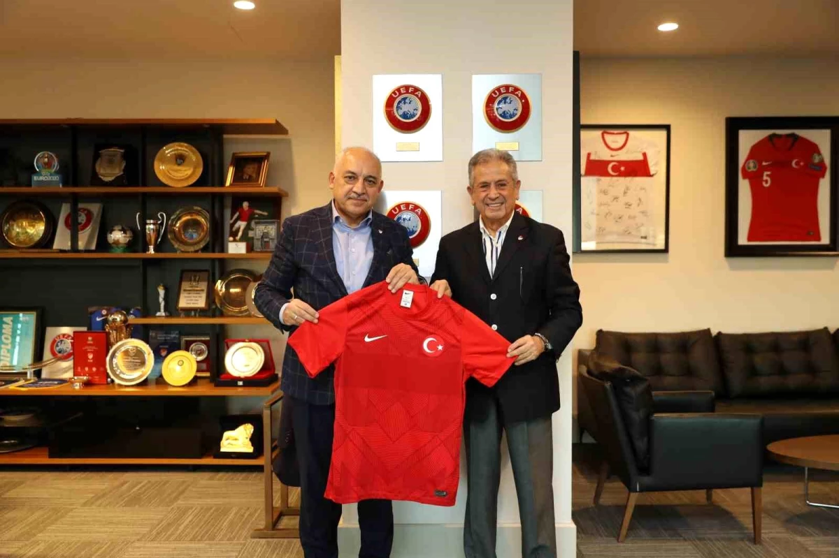 TFF Başkanı Mehmet Büyükekşi\'ye Mustafa Kemal Ulusu nezaket ziyareti