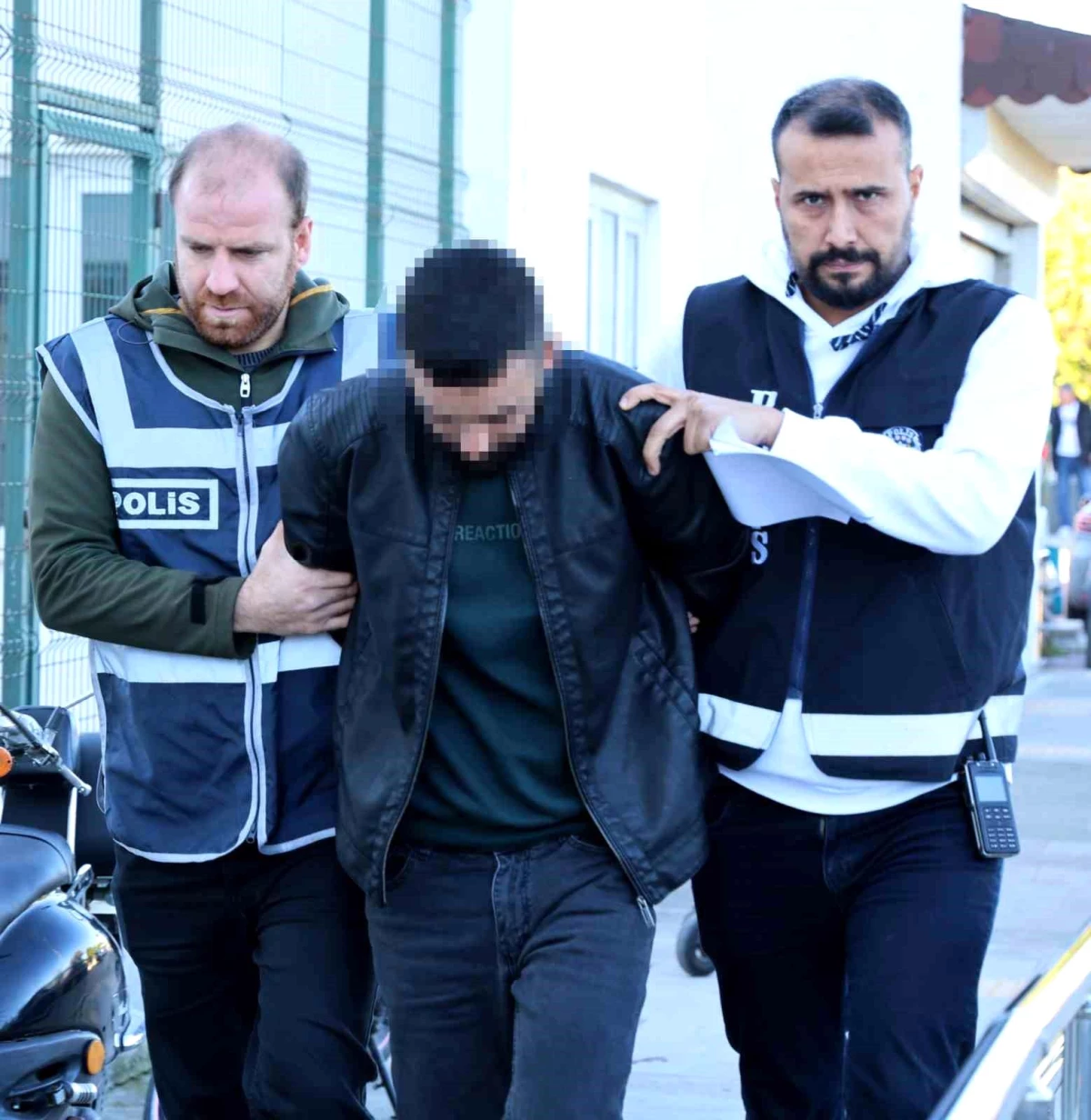 Adana\'da Kaçak Silah Üretimi Operasyonu: 3 Kişi Yakalandı