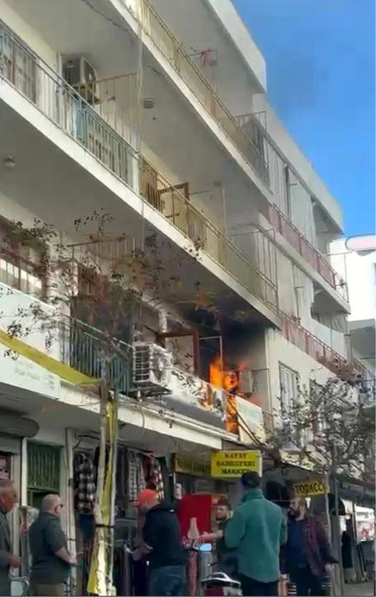 Manavgat\'ta soba yangını paniğe neden oldu