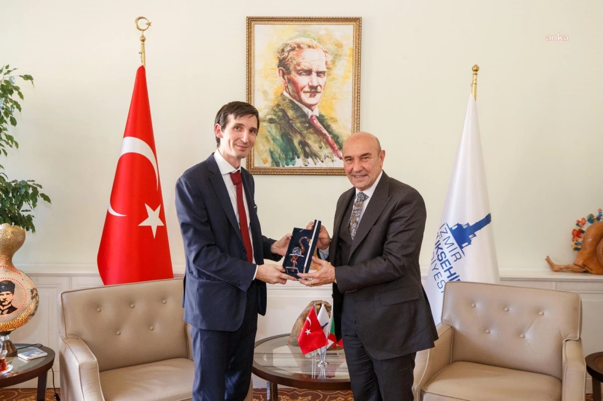 İtalya\'nın İzmir Konsolosu İzmir Büyükşehir Belediye Başkanı Tunç Soyer\'i ziyaret etti