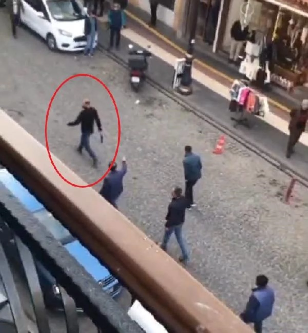 Diyarbakır\'da kardeşler arasında satır ve balta saldırısı