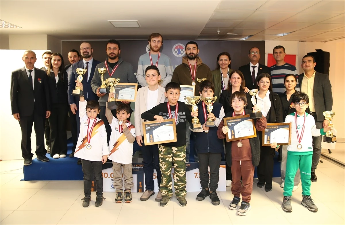 Uluslararası Usta Ediz Gürel, Rosatom Mersin Bölge Satranç Turnuvası\'nın özel konuğu oldu