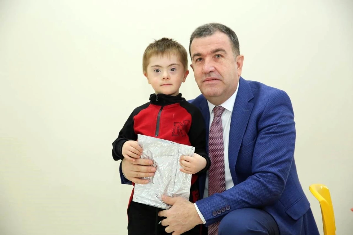 Bayburt Valisi Mustafa Eldivan, Özel Eğitim Anaokulunu Ziyaret Etti