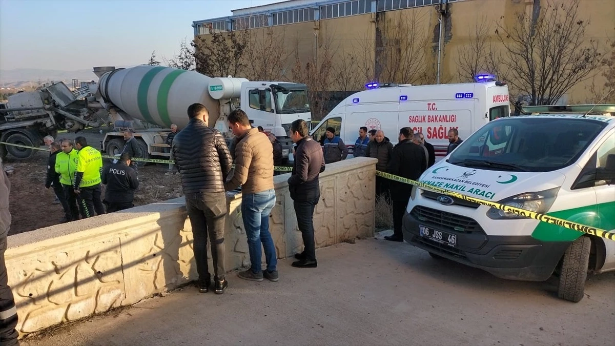 Ankara\'da inşaat işçisi beton pompasının çarpması sonucu hayatını kaybetti