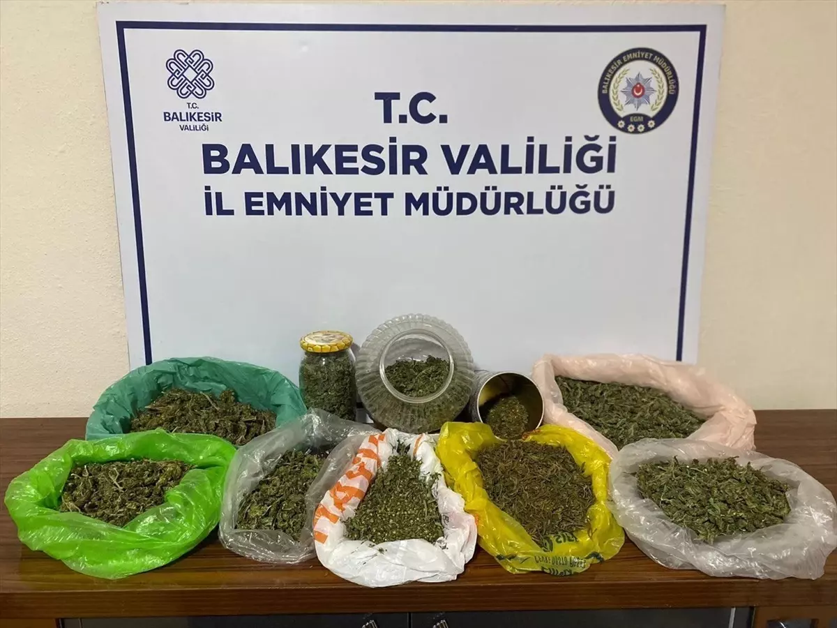 Balıkesir Gönen\'de Uyuşturucu Operasyonu: 2 Zanlı Gözaltına Alındı