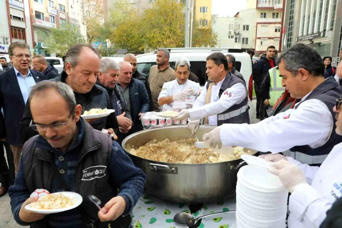 Edremit Belediyesi Emeklilere Ödeme Yaptı