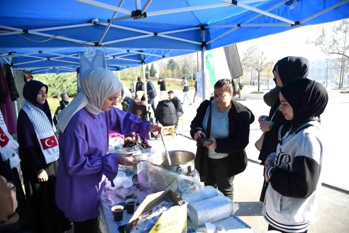 Düzce Üniversitesi Filistin\'e Destek Etkinliği Düzenledi