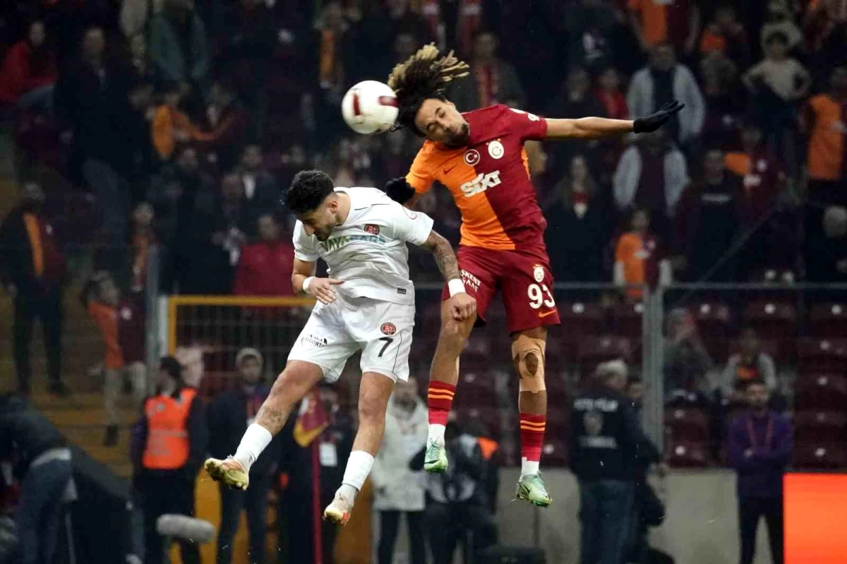 Galatasaray\'da Sanchez sakat, Boey kart görmeden tamamladı