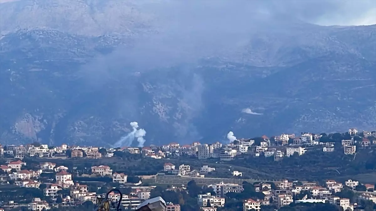 İsrail, Lübnan\'ın güney sınırını ağır topçu ve beyaz fosfor bombasıyla vurdu