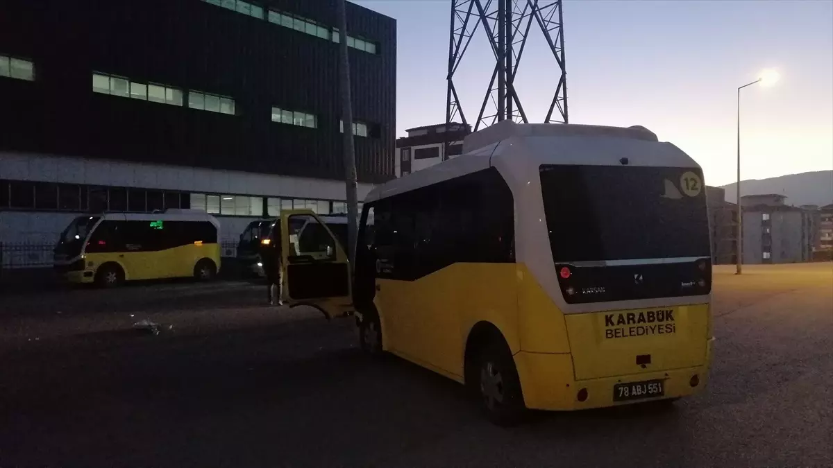 Karabük\'te minibüs kaza yaptı: 1 yaralı