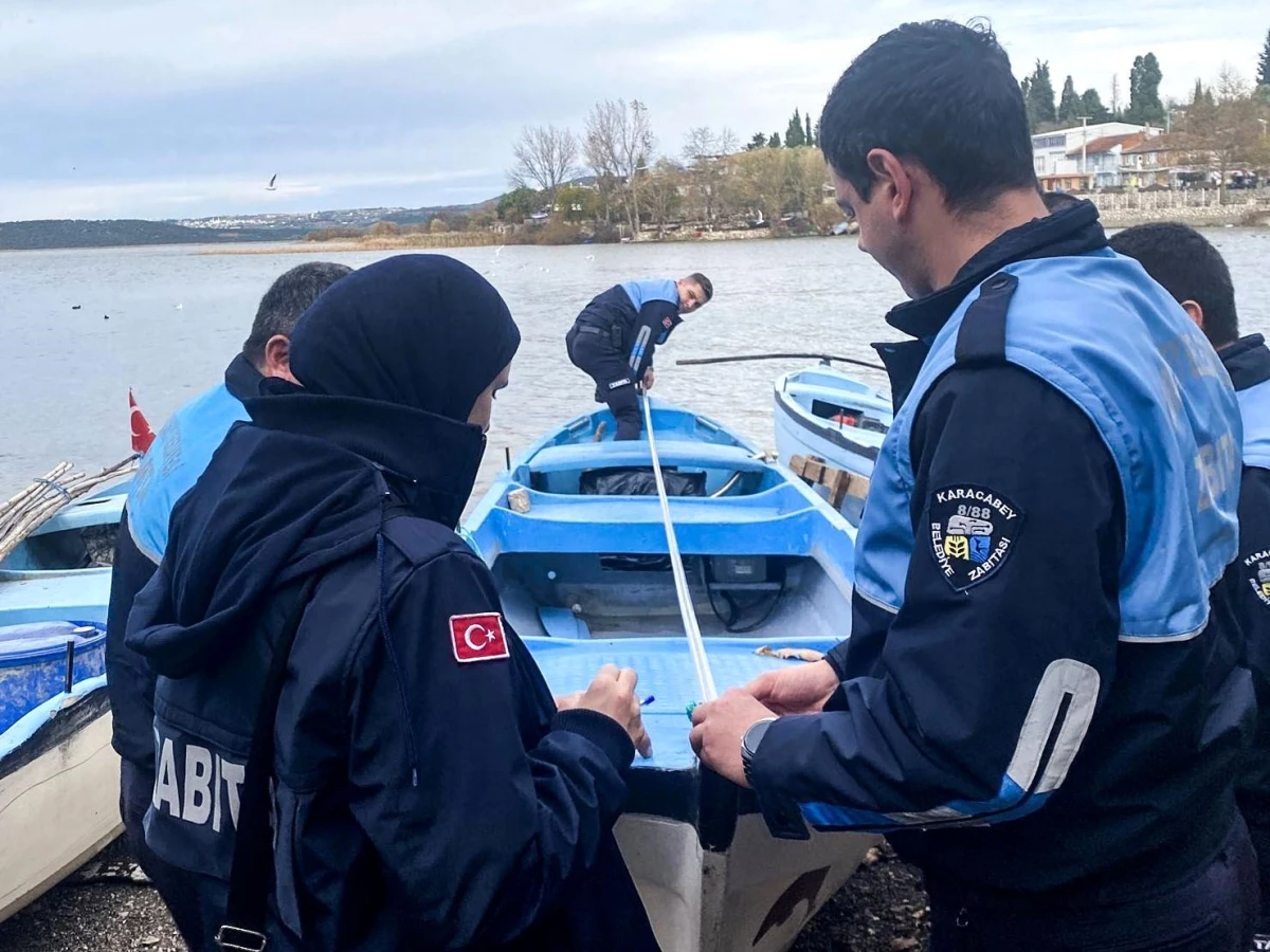 Karacabey Belediyesi, Uluabat Gölü\'ndeki tekneler için bilgilendirme eğitimleri düzenliyor