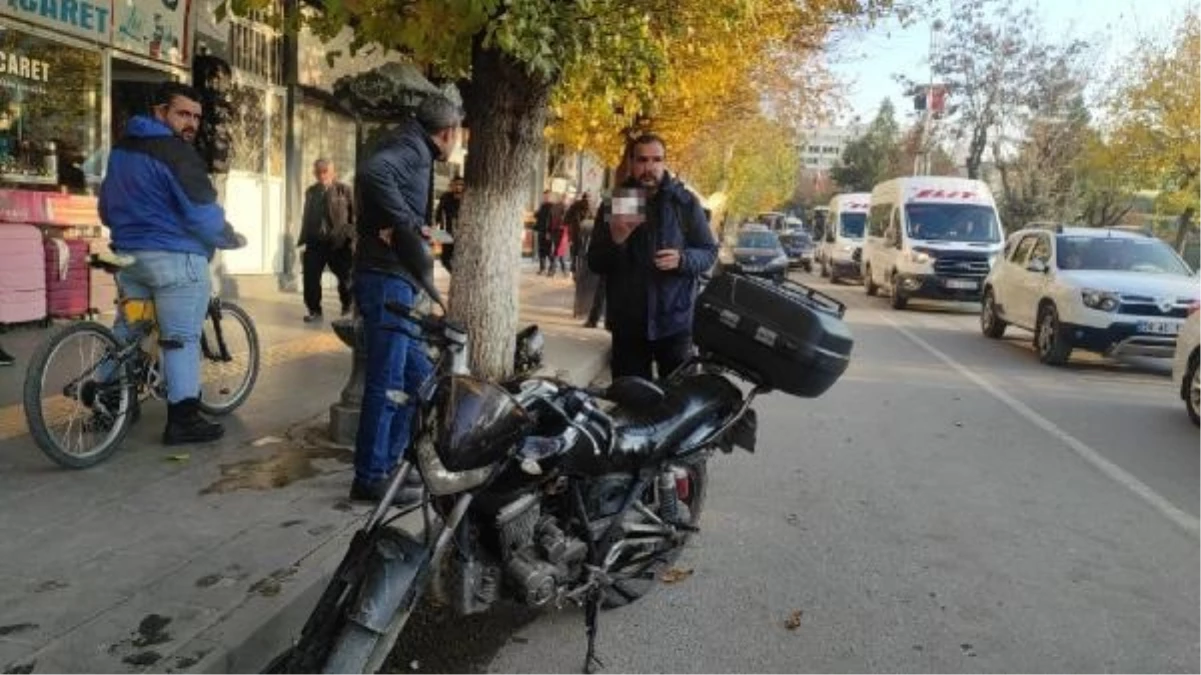 Siirt\'te Gazeteci Minibüs Sürücüsü Tarafından Darbedildi