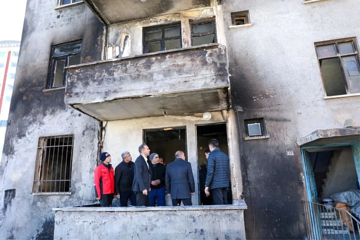 Niğde Belediye Başkanı yangında evleri küle dönen aileleri ziyaret etti