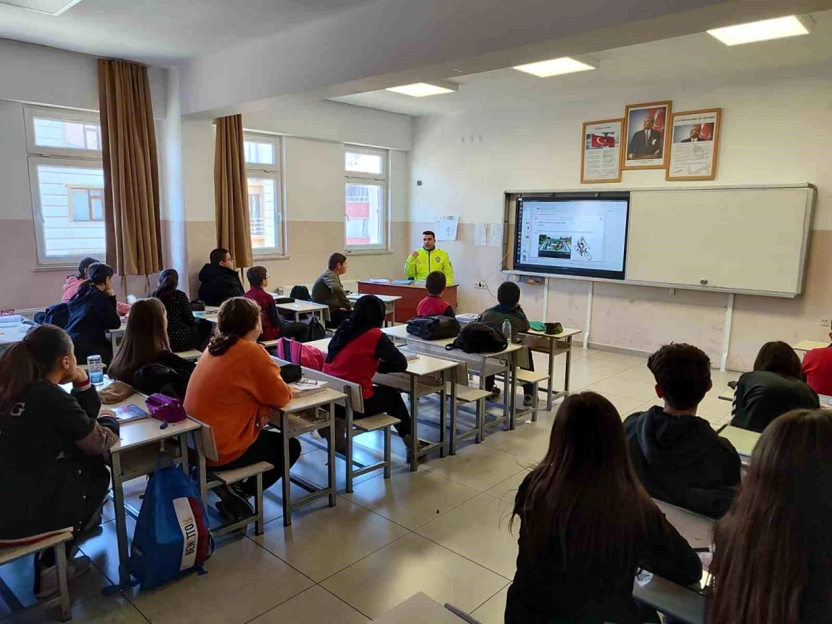 Elazığ\'da öğrencilere trafik eğitimi verildi