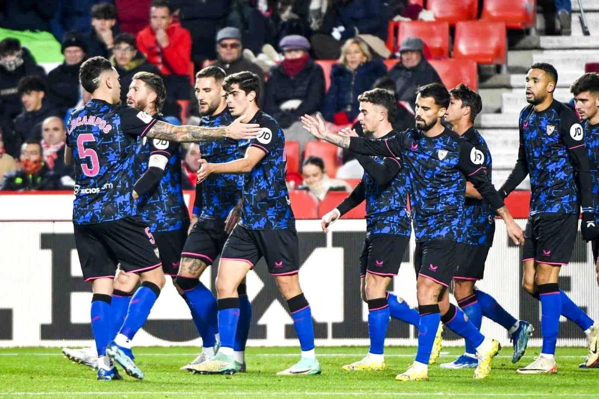 Sevilla, Granada\'yı 3-0 mağlup ederek galibiyetle tanıştı