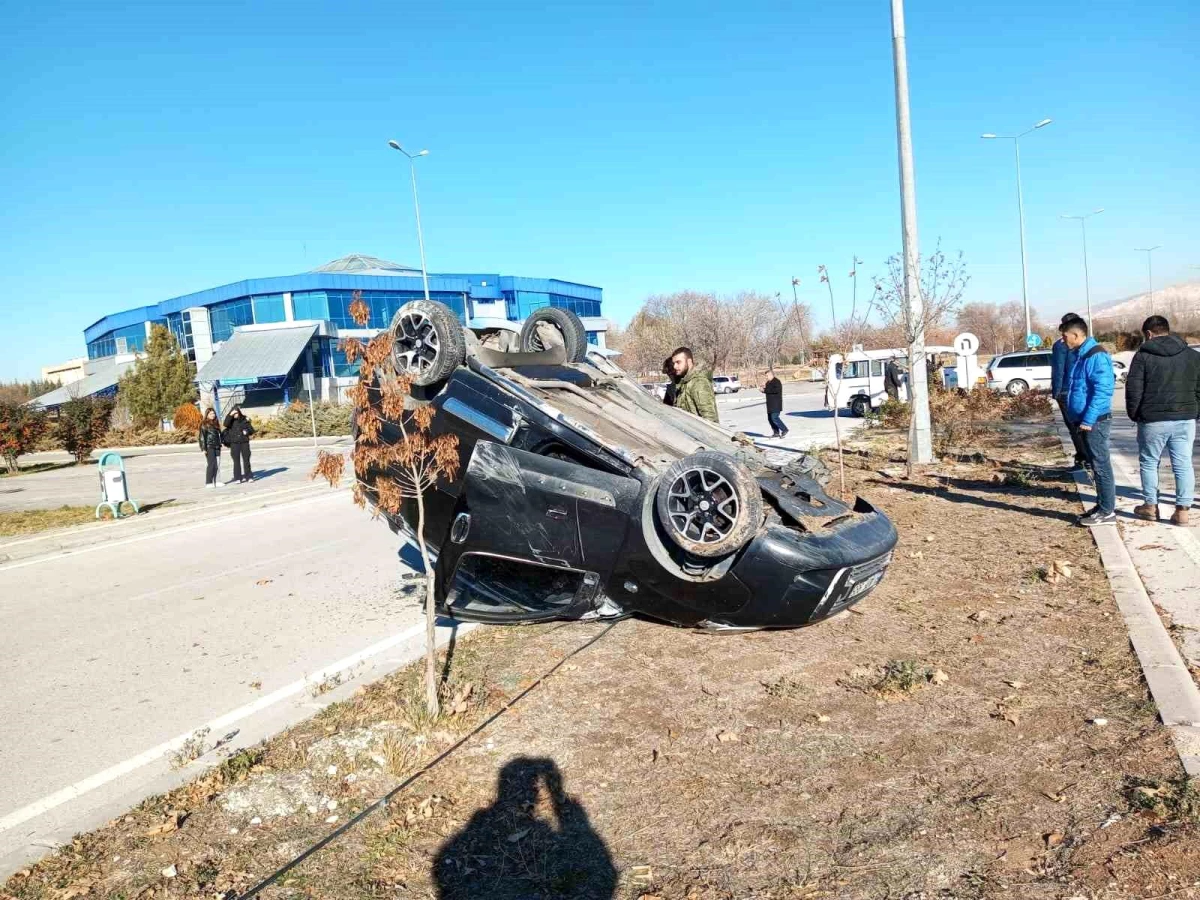 Niğde Ömer Halisdemir Üniversitesi Kampüsünde Trafik Kazası