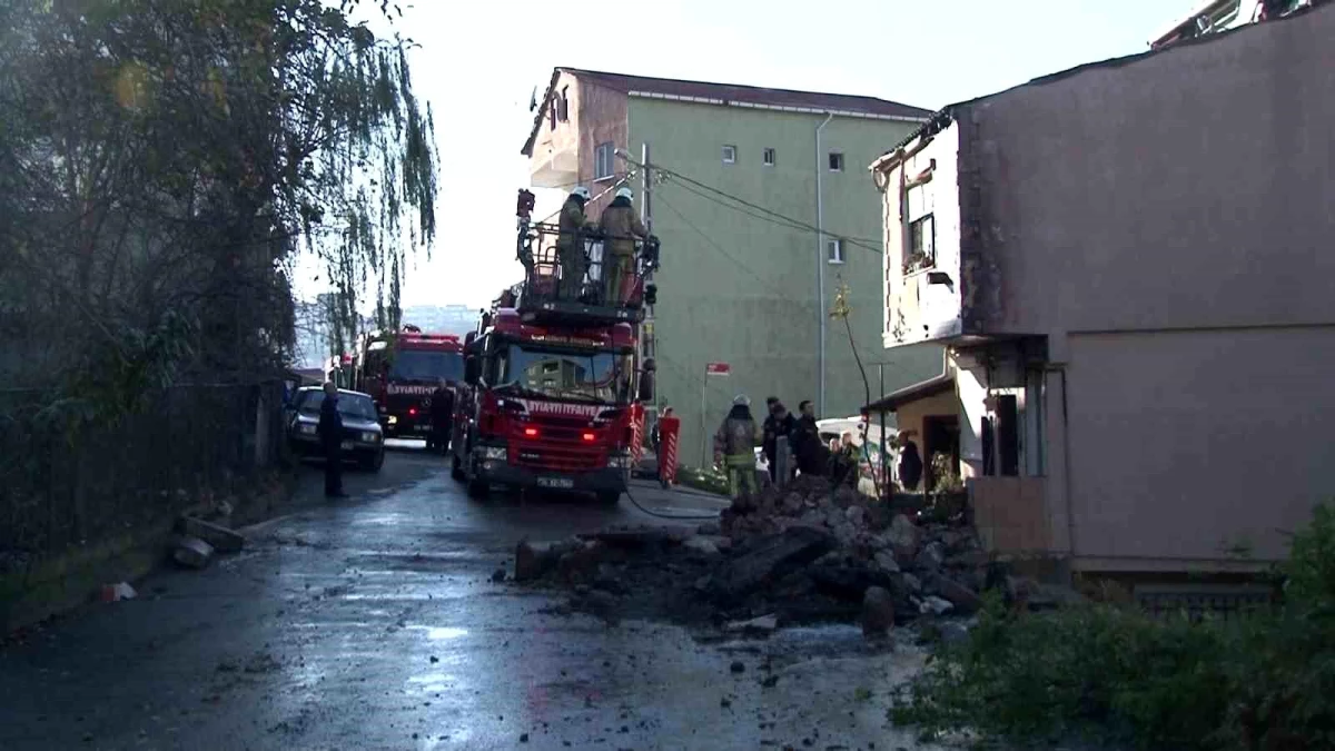 Üsküdar\'da doğal gaz borusu patladı, yangın söndürüldü