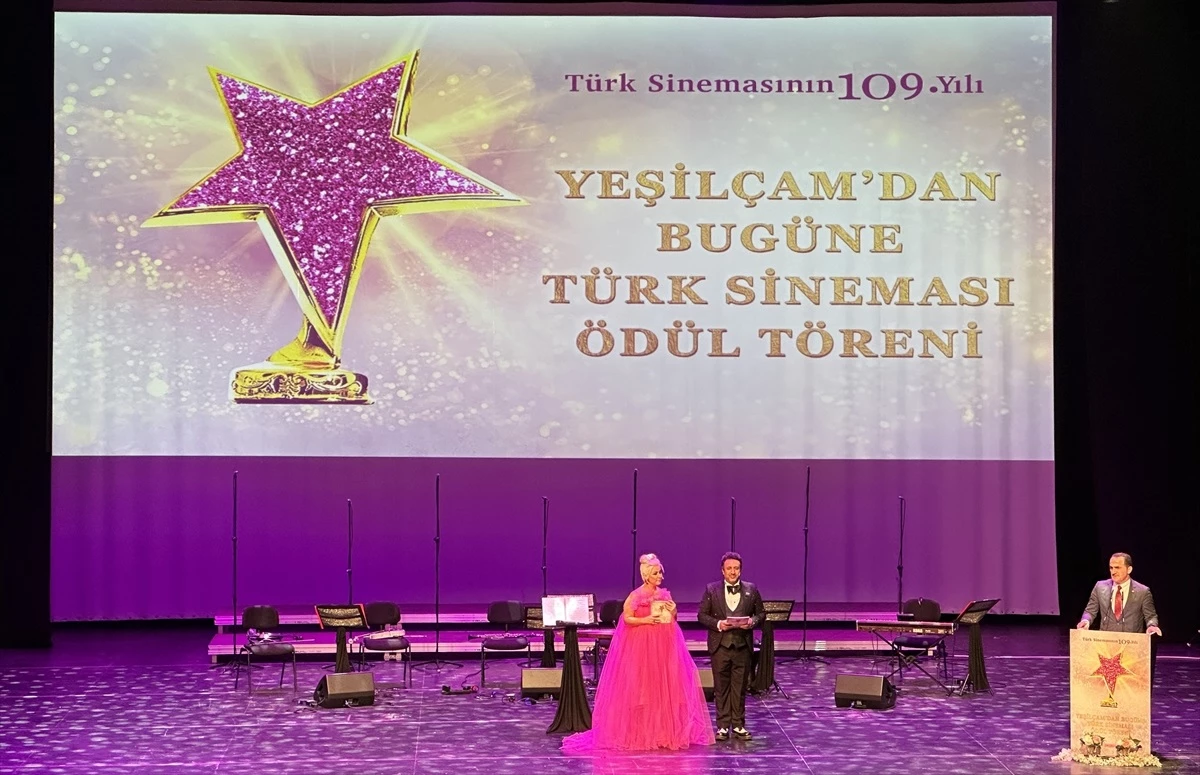 Yeşilçam\'dan Bugüne Türk Sineması Ödül Töreni Düzenlendi