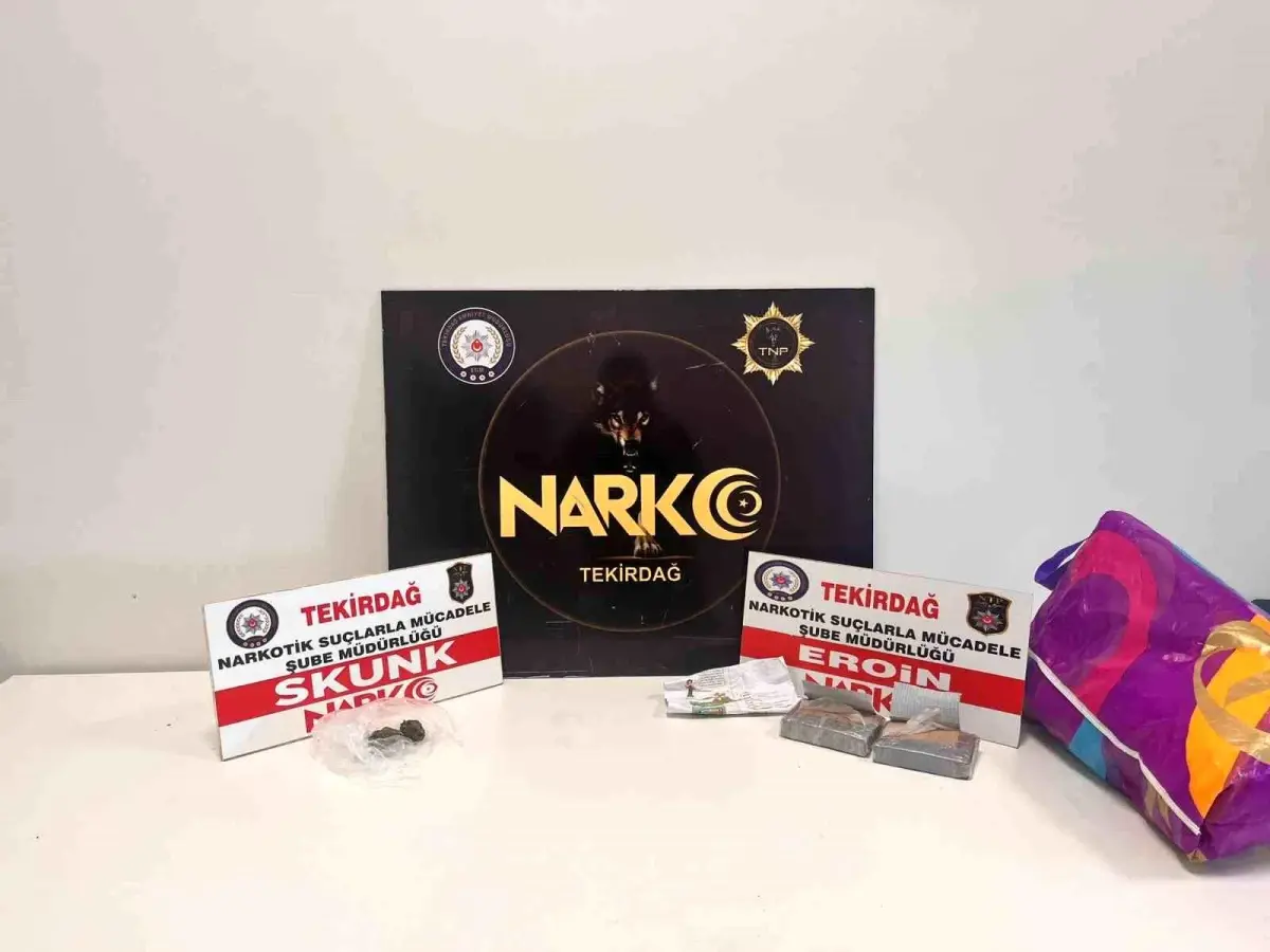 Tekirdağ\'da minibüsteki şüphelinin aramasında yarım kilo eroin ele geçirildi