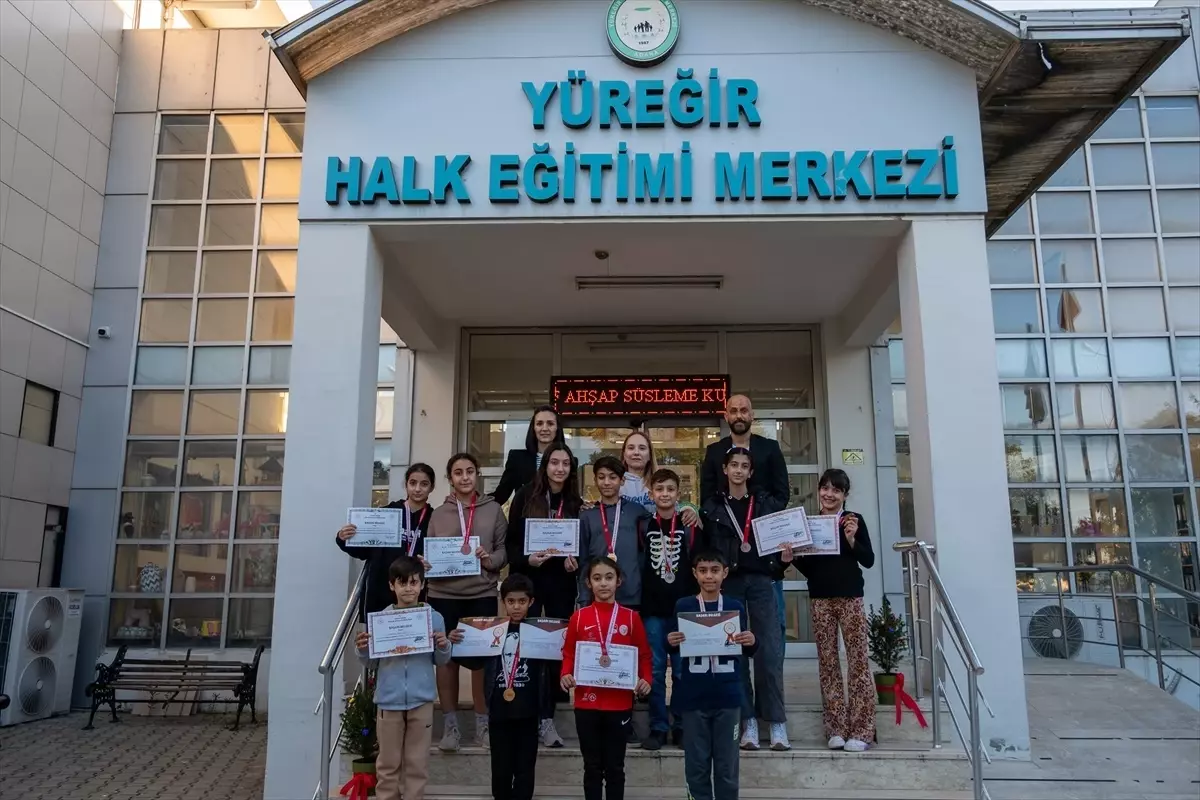 Yüreğir Halk Eğitim Merkezi Sporcuları Madalyalarıyla Ziyaret Etti