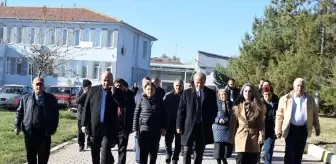 Arguvan Belediye Başkanı Mehmet Kızıldaş, pazar esnafı ve vatandaşlarla bir araya geldi