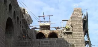 Diyarbakır Surlarında Restorasyon Çalışmaları Devam Ediyor