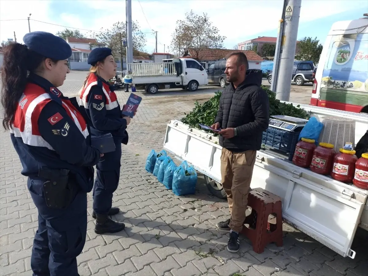 Edirne\'de jandarma ekipleri aile içi şiddetle mücadele ve KADES hakkında bilgilendirme çalışması yaptı