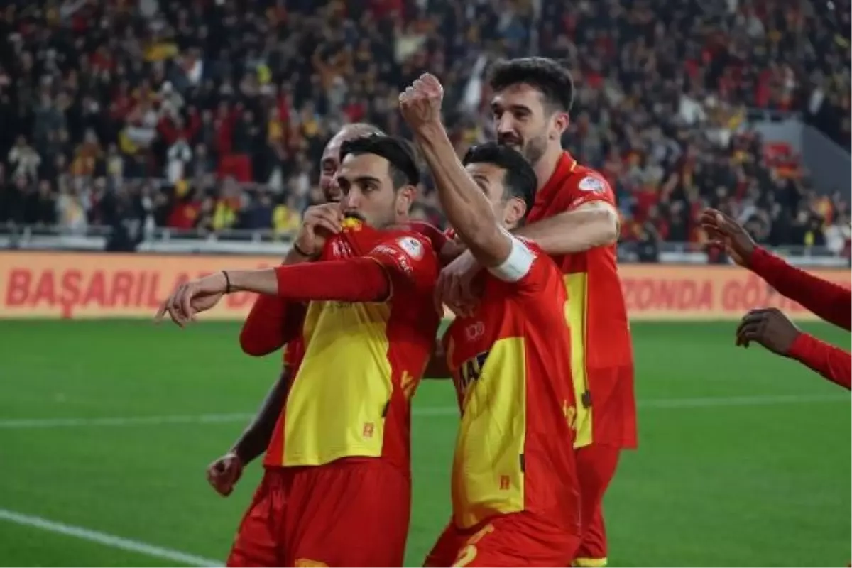 Göztepe, lider Eyüpspor'u farklı mağlup etti