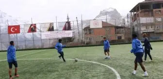 Hakkarigücü Kadın Futbol Takımı'nın forveti Maria Gisele Divine Ngah Manga, '2023 Kamerun Altın Top' ödülünü kazandı