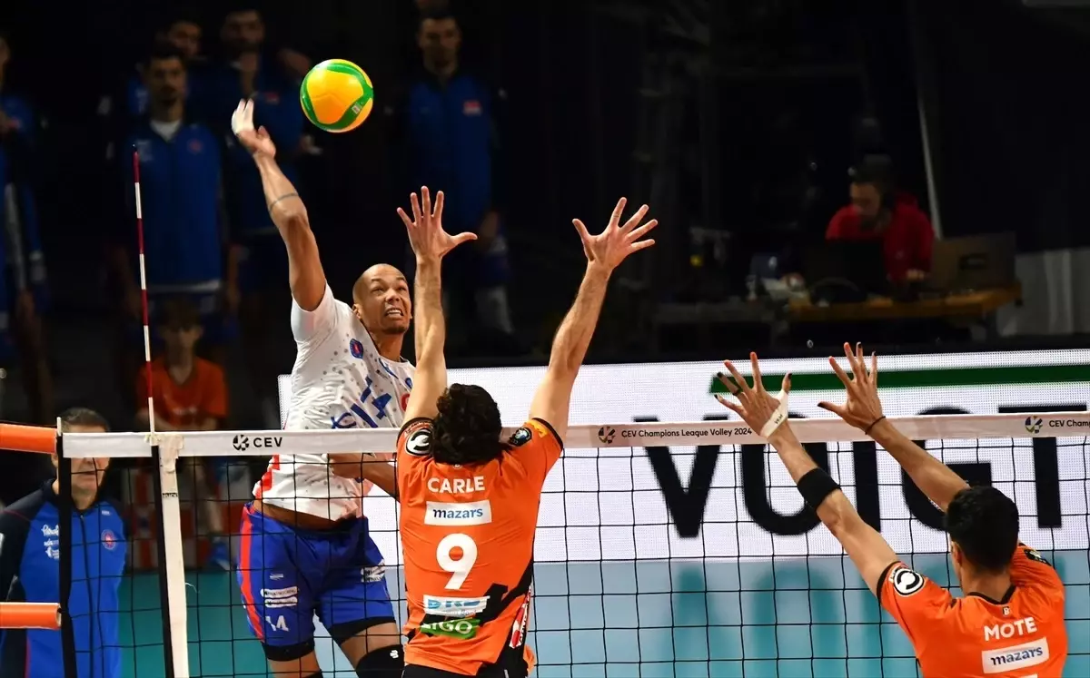 Halkbank Erkek Voleybol Takımı Berlin Recycling Volleys\'e 3-0 yenildi