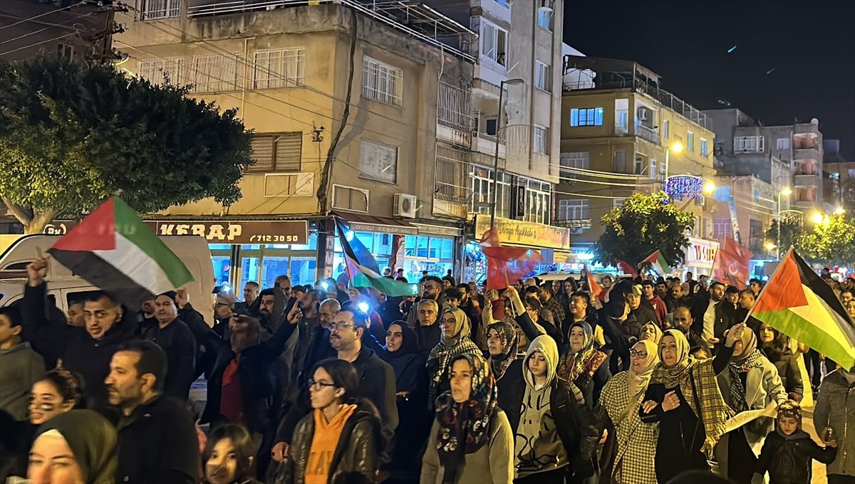 Dörtyol\'da İsrail\'e protesto yürüyüşü düzenlendi