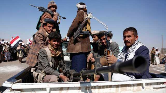 Husiler, ABD'yi açık açık tehdit etti: Kızıldeniz'de gerilim artarsa savaş gemilerinizi vururuz