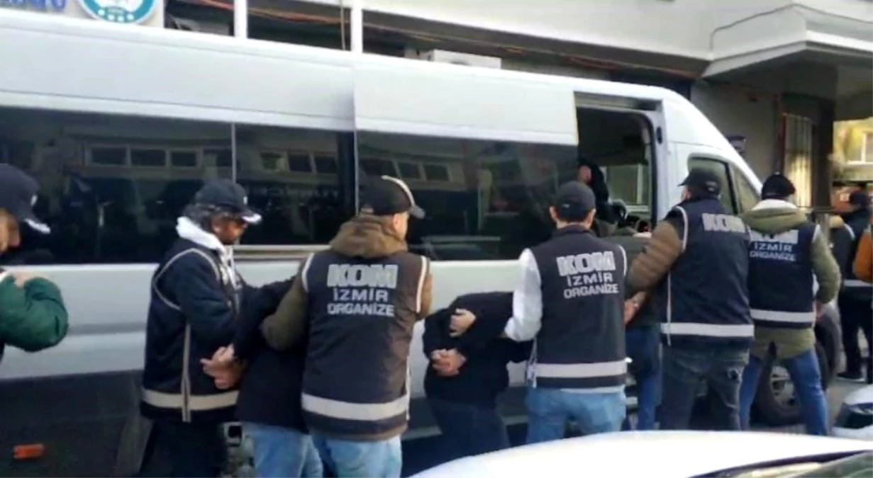 İzmir\'de Suç Örgütü Operasyonu: 9 Gözaltı, 8 Tutuklama