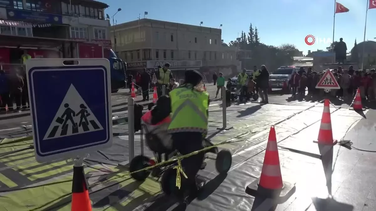 Jandarmadan öğrencilere trafik güvenliği eğitimi