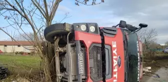 Kırklareli Vize'de itfaiye aracı devrildi: 3 yaralı