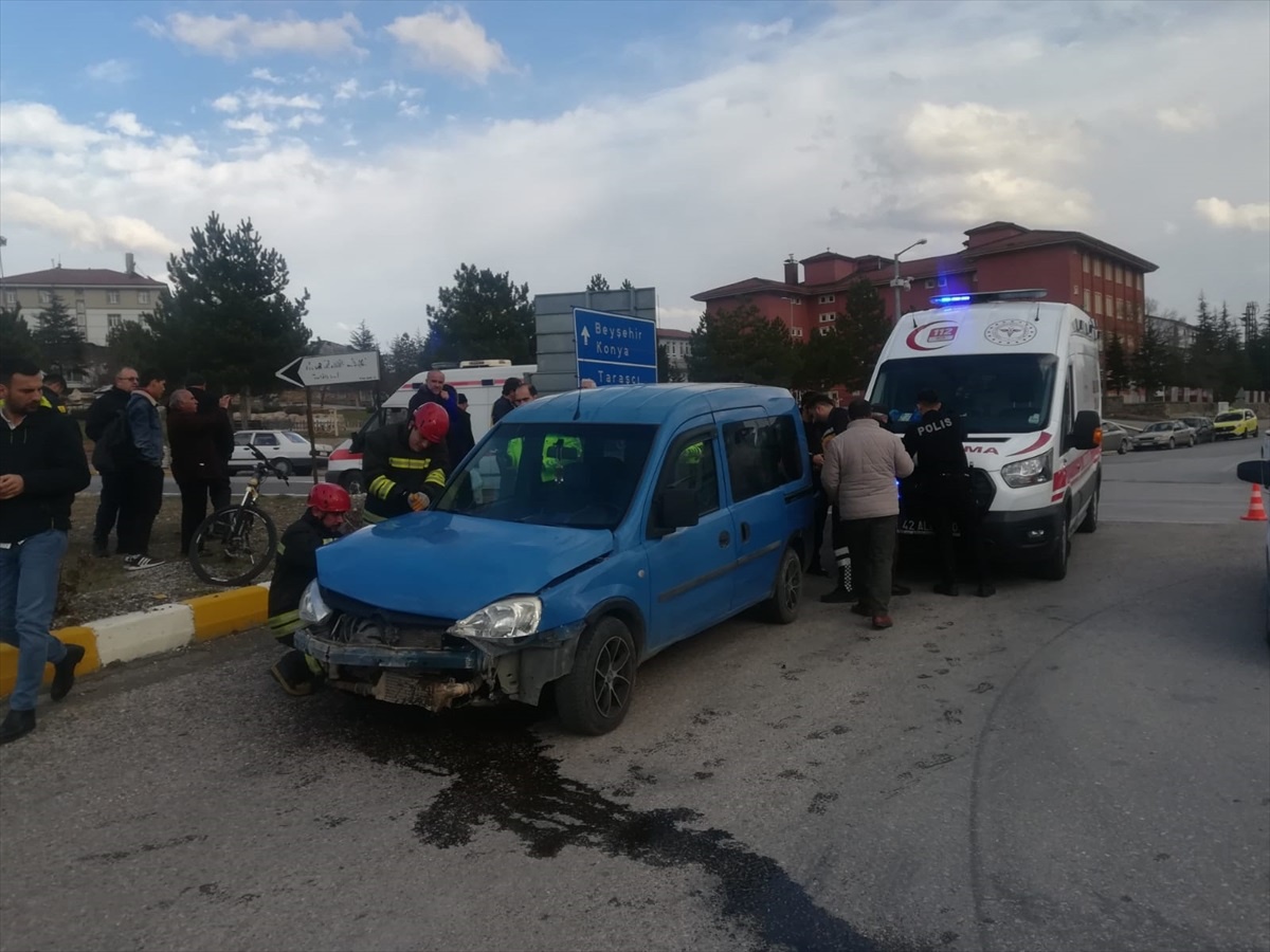 Konya\'da trafik kazası: 3 kişi yaralandı