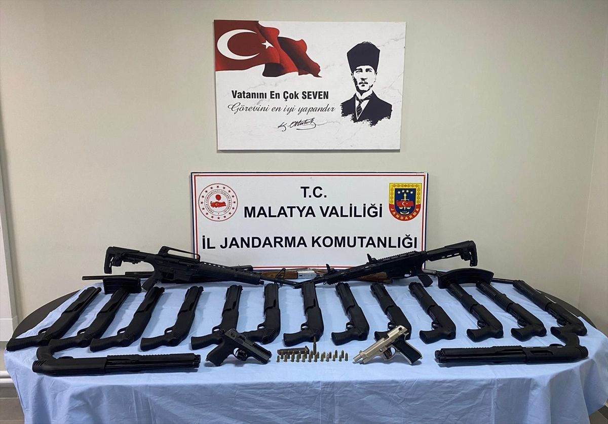 Malatya\'da ruhsatsız silah operasyonu: 20 av tüfeği ve 2 tabanca ele geçirildi