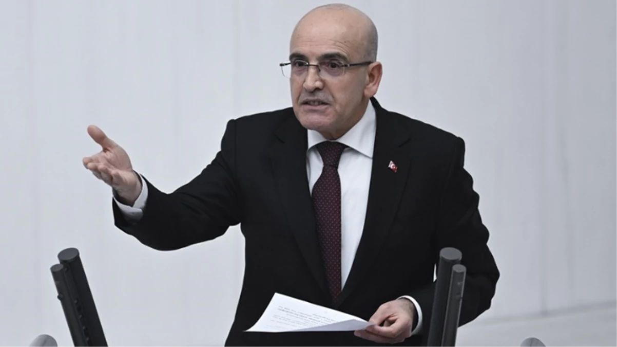 Mehmet Şimşek "Türkiye\'nin paraya ihtiyacı yok" dedi, CHP\'li vekilin sorusu Meclis\'te tansiyonu yükseltti