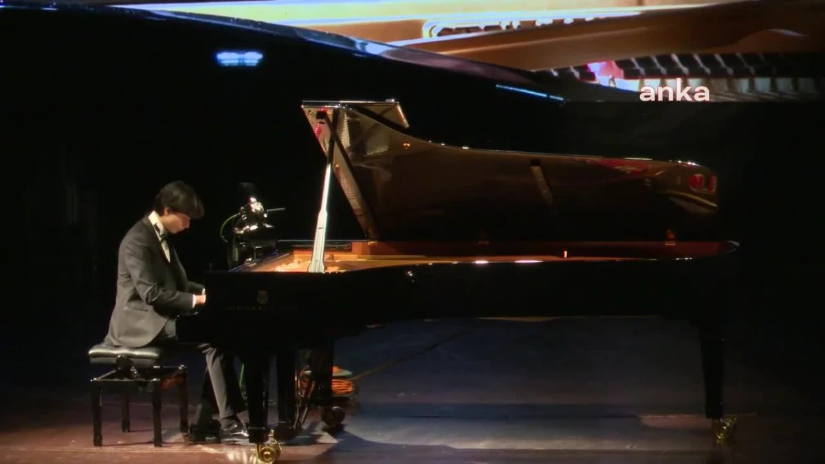 16 yaşındaki Can Saraç, Antalya Piyano Festivali\'nde büyüledi