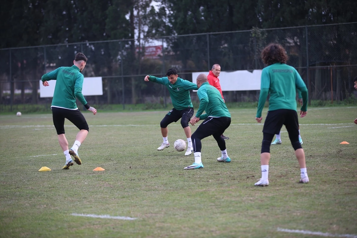 Sakaryaspor, Kocaelispor maçı için hazırlıklarını sürdürüyor
