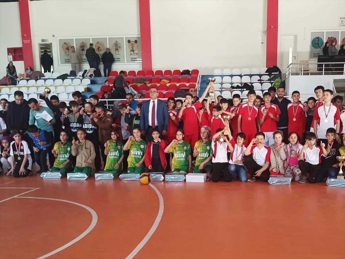 Sason\'da voleybol turnuvası düzenlendi