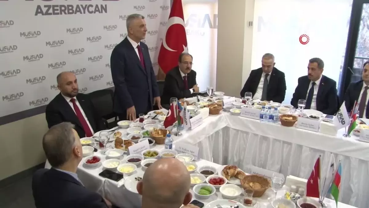 Ticaret Bakanı Bolat Azerbaycan\'da iş adamlarıyla bir araya geldiTicaret Bakanı Ömer Bolat Azerbaycan\'da