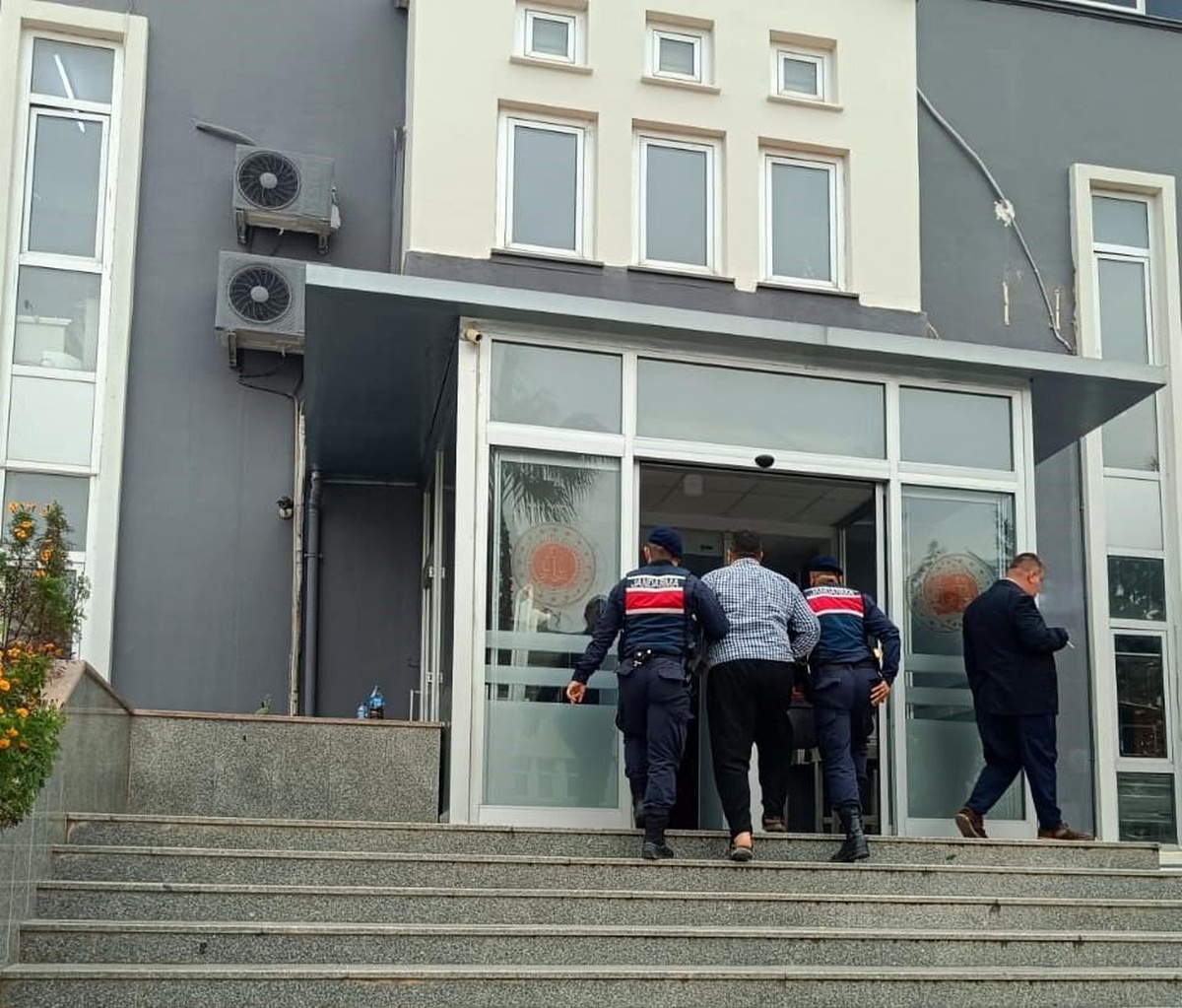 Adana\'da 23 yıl hapis cezasıyla aranan hükümlü yakalandı