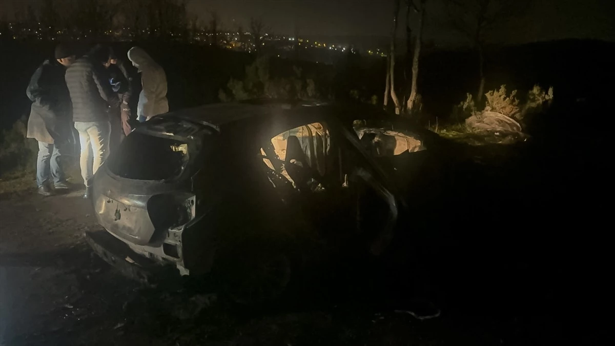 Arnavutköy\'de yanan otomobilden kalaşnikof çıktı